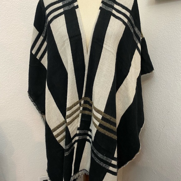 Black and white OS kimono - Picture 1 of 1